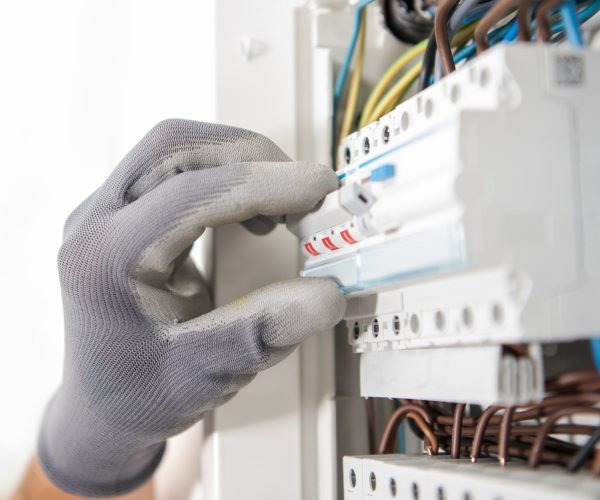 Electricidad, Multiservicios en Almería, Servicios integrales en Almería